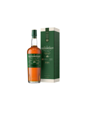 Butelka i opakowanie 15-letniej szkockiej whisky The GlenDronach z zieloną etykietą i kartonem.