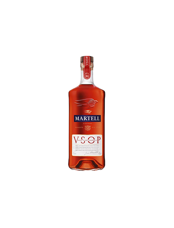 Butelka koniaku Martell VSOP w czerwono-białej etykiecie z czerwonym korkiem.